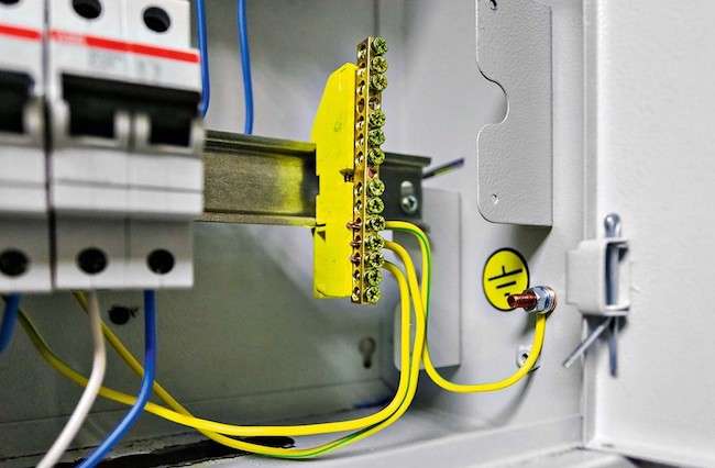 elektricheskoe oborudovanie s zazemleniem vazhnost i sovremennye tehnologii zashhity